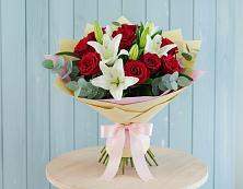 Букет цветов из:  Лилии и Розы в Родниковской