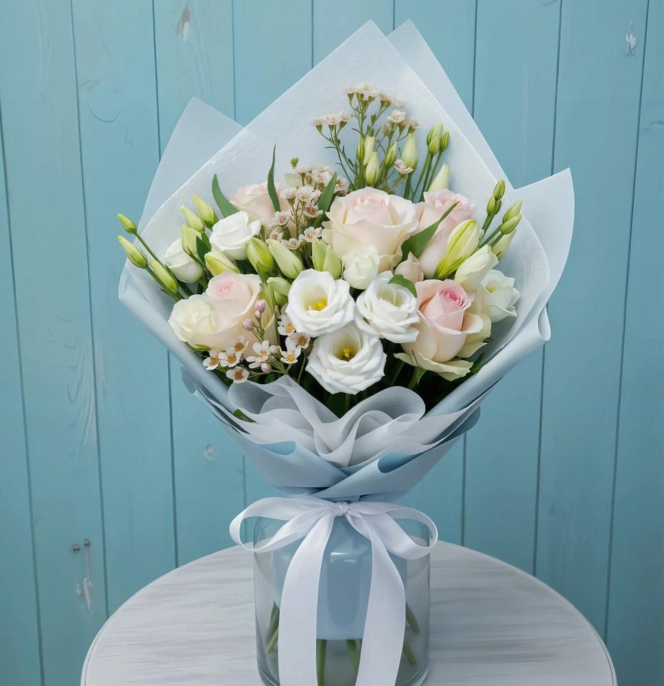 Букет цветов из: Розы и Лизиантусы в Родниковской