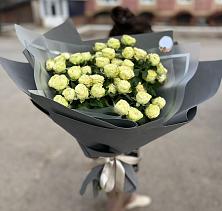 Букет Белые кустовые розы Солинеро в Родниковской