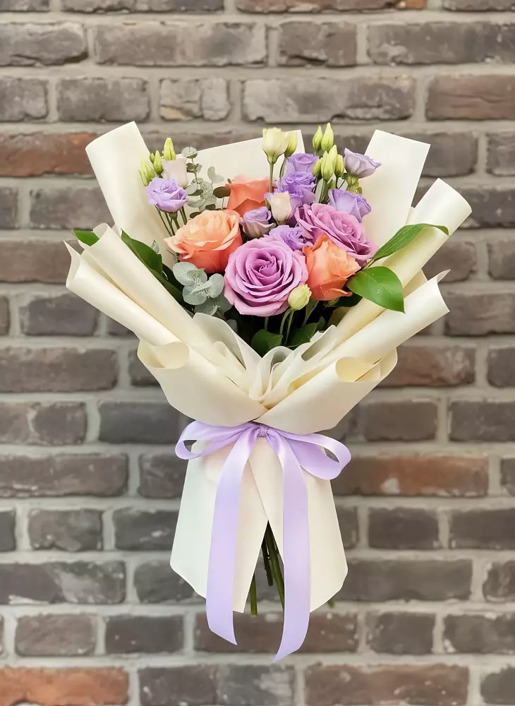 Букет цветов из: Лизиантусы и Розы в Родниковской