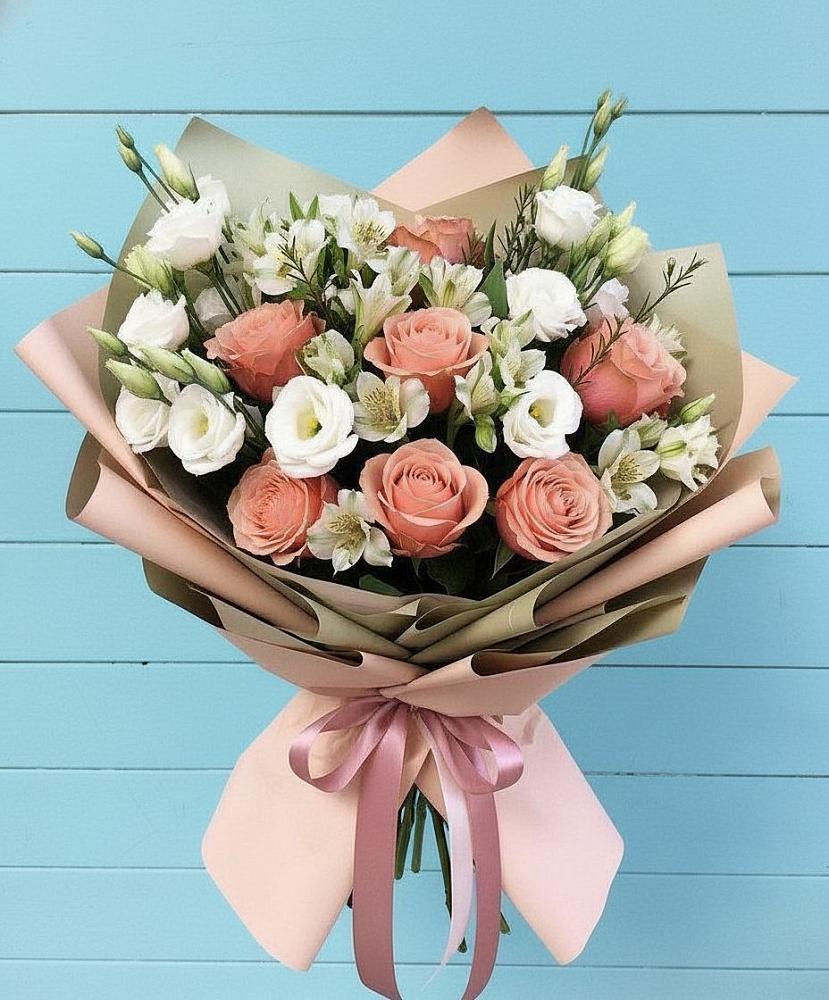 Букет цветов из: Розы, Альстромерии и Лизиантусы в Родниковской