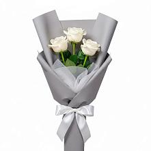 Букет 3 белые розы в Родниковской