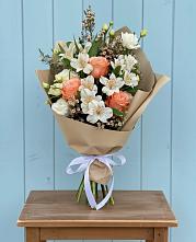 Букет цветов из:  Альстромерии, Лизиантусы, Розы и Хризантемы #REPLACE_PRED# Родниковской