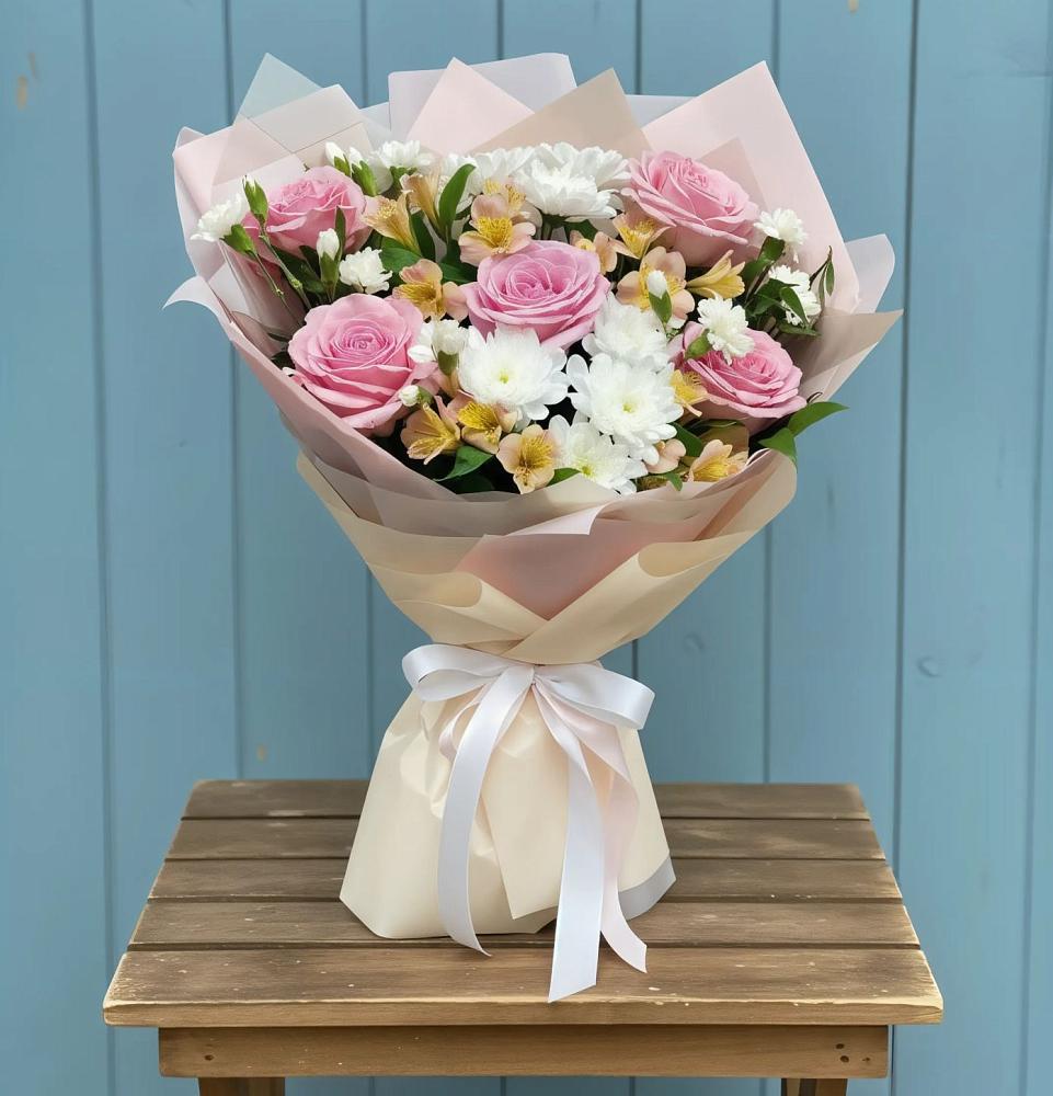 Букет цветов из: Гвоздики, Орхидеи и Розы в Родниковской