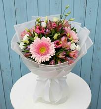 Букет цветов из:  Герберы, Альстромерии и Лизиантусы в Родниковской