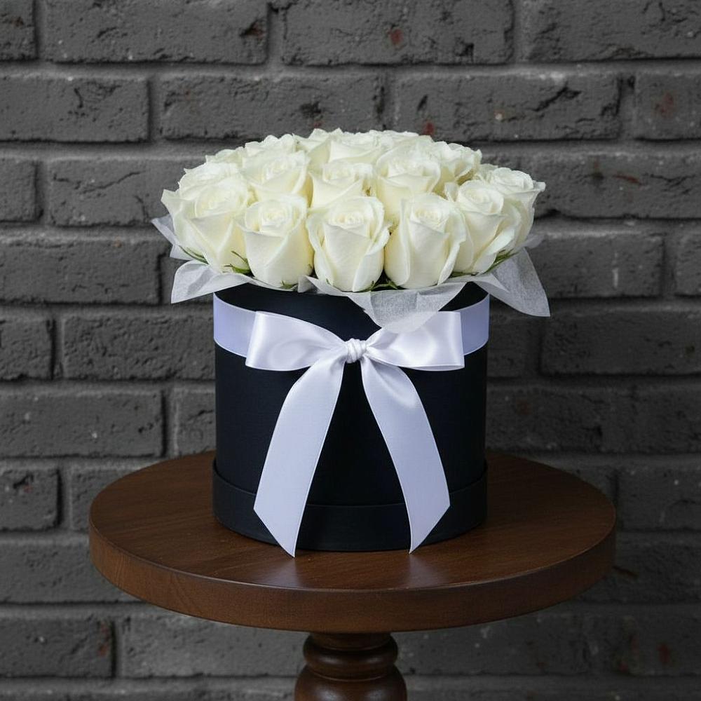 Цветочная композиция из Розы в шляпной коробке в Родниковской