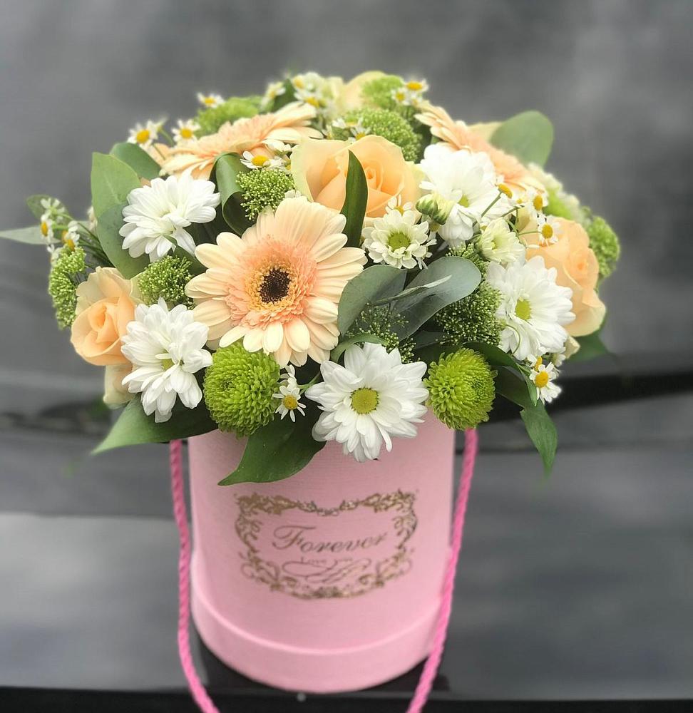 Цветочная композиция из Розы, Герберы и Хризантемы в шляпной коробке в Родниковской