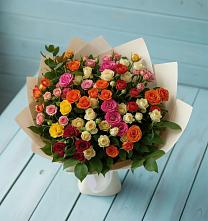 Букет Микс из разноцветных кустовых роз в Родниковской