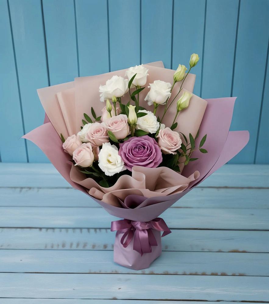 Букет цветов из: Розы и Лизиантусы в Родниковской